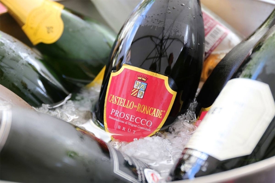 Eine Flasche Prosecco von Castello di Roncade